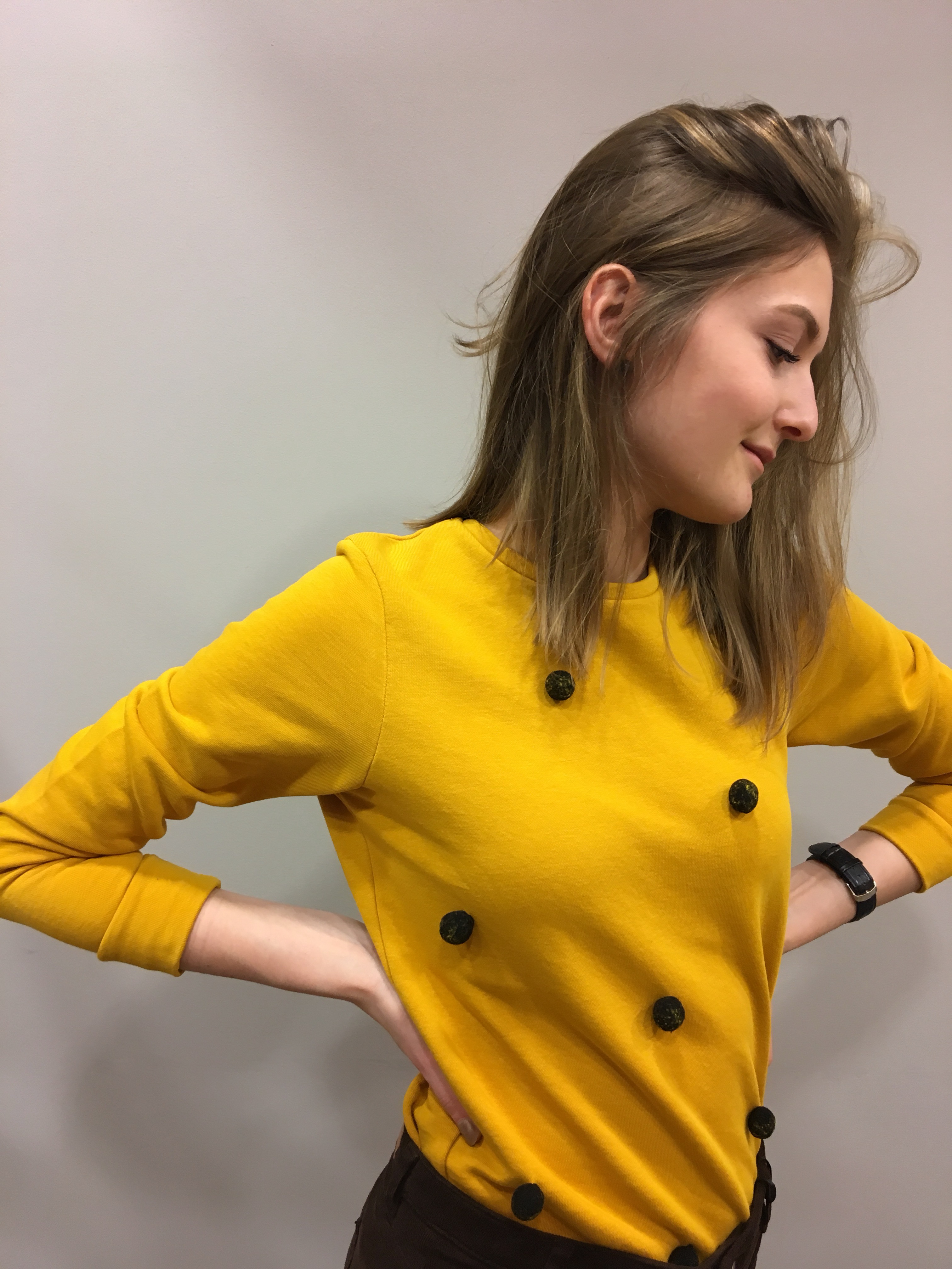 sweat moutarde pompons NAF NAF