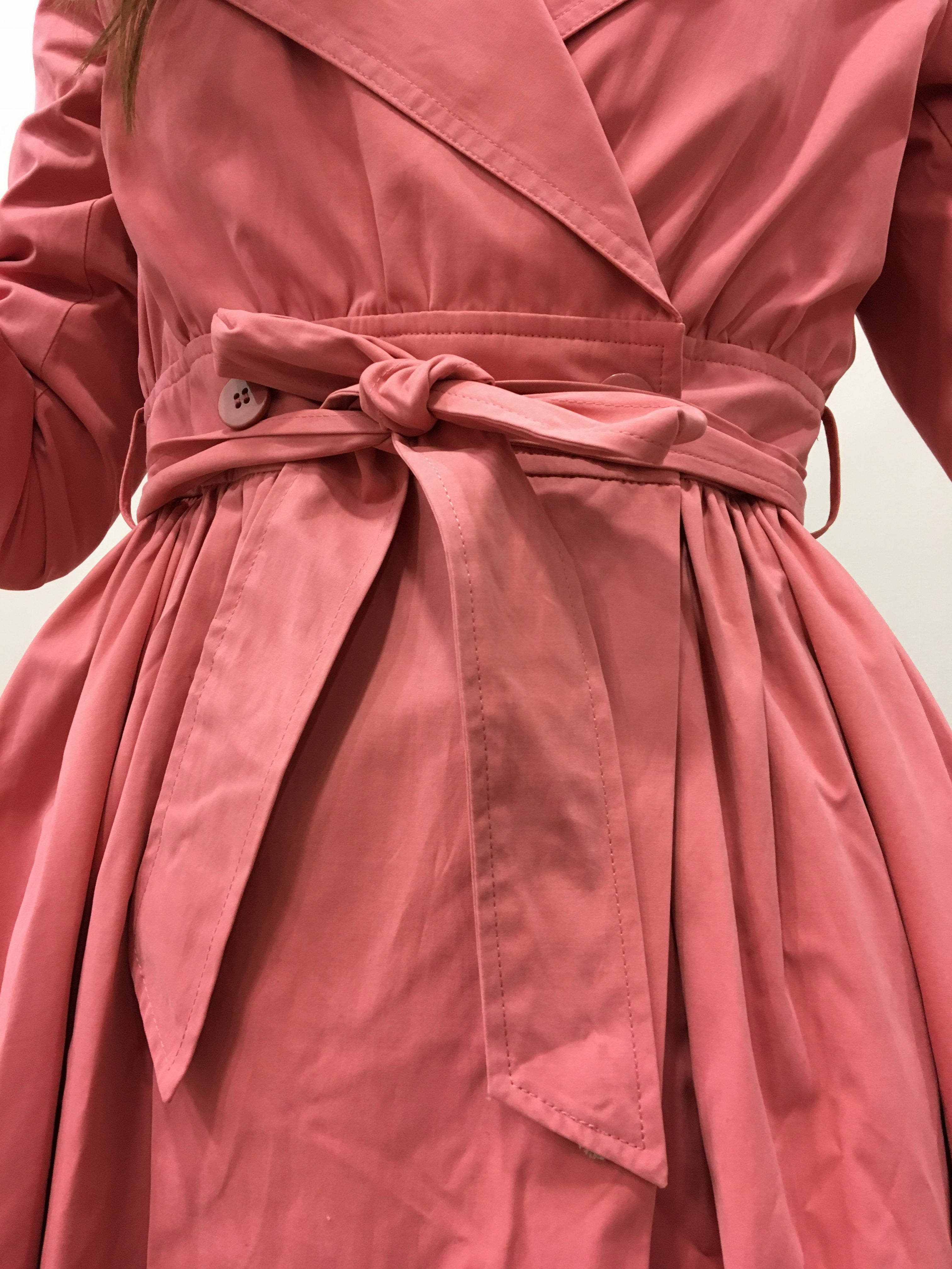 Détail trench rosaline NAF NAF