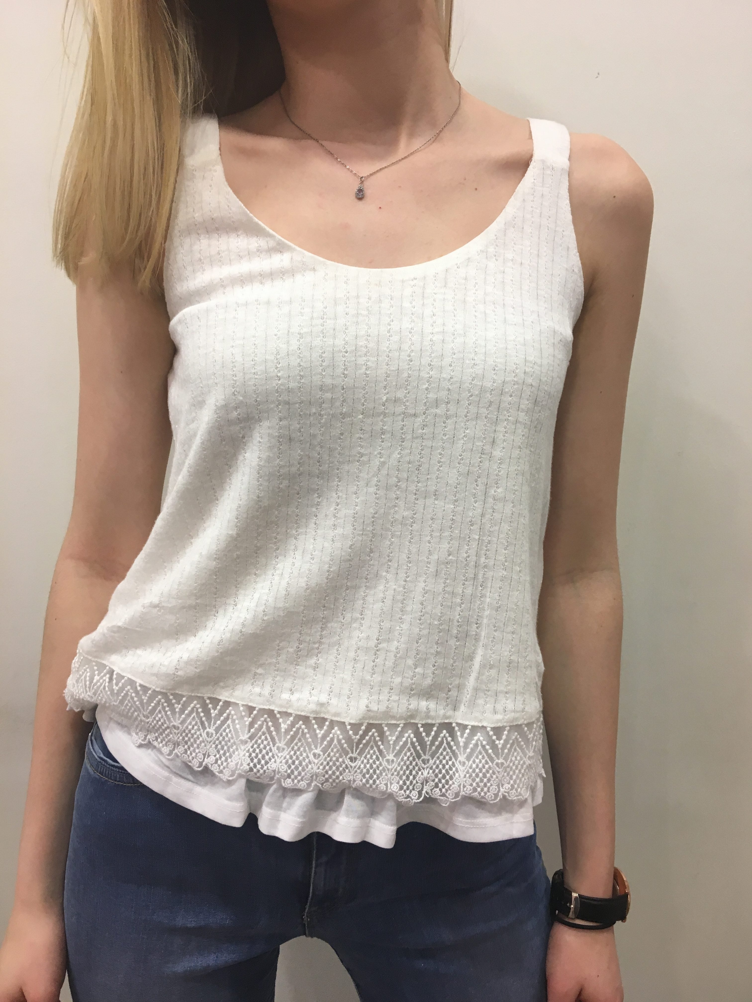 Top en lin et dentelle NAF NAF