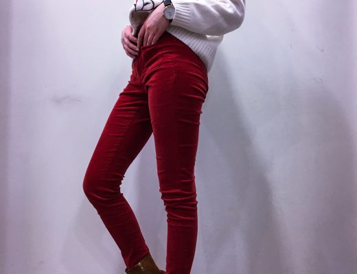 Pull fleuri et velours orangé de NAF NAF