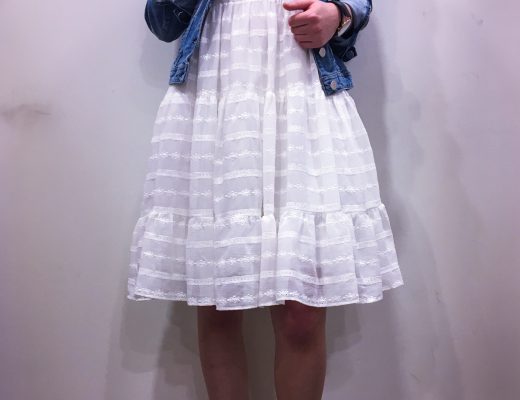 Robe blanche dessinée pour les Collectionistas NAF NAF