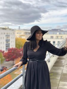 Robe noire NAF NAF détail dentelle